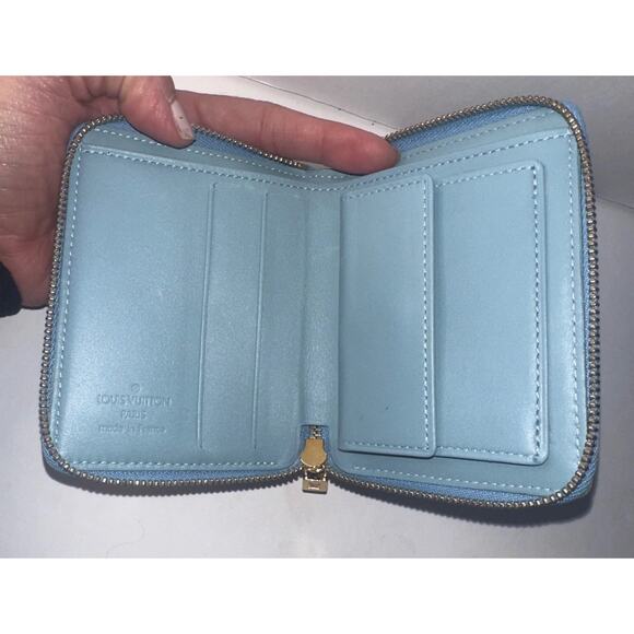 Authentic Louis Vuitton Green Blue Vernis Monogram Zip Wallet leather M91016 - Picture 9 of 12